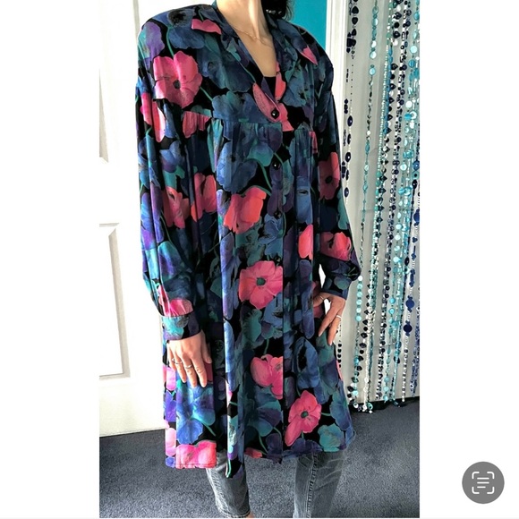🇨🇦 Bold flowers (shades of pink, blue, purple) print-midi light overcoat vintage - Picture 4 of 15
